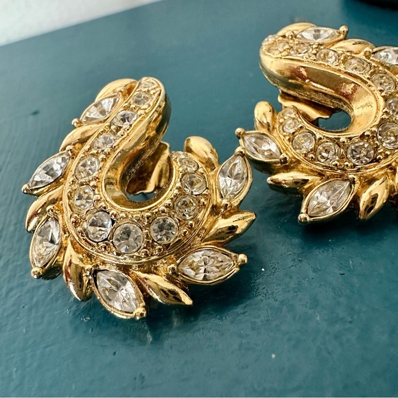 Vintage Avon Gold- and Silver-Tone Rhinestone 1” Pierced Fashion Earrings - Picture 9 of 11